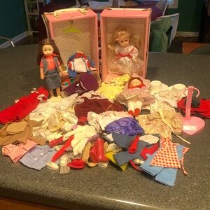 Giant vintage Vogue Ginny dolls and Ginny clothing lot